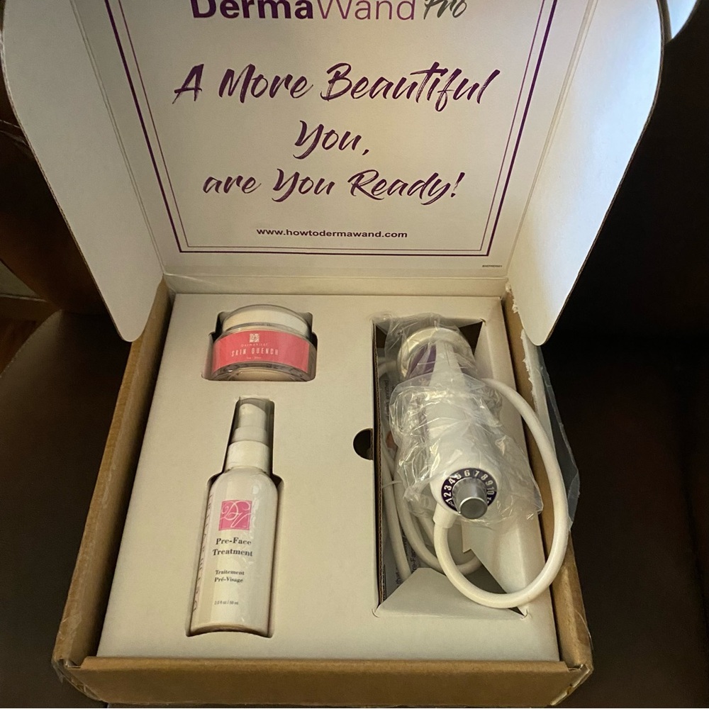Dermawand Pro Dermabrasion NIB w Pre-Face Treatment and Expired Skin Quench.